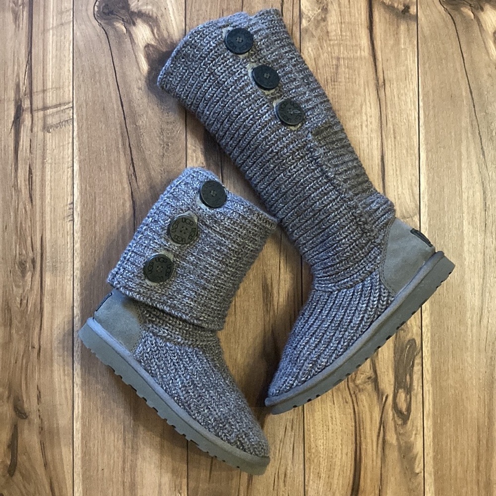 Women’s Ugg Cardy Knit Sweater Boots Gray Size 5